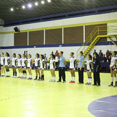 Equipe adulta feminina de handebol.jpg