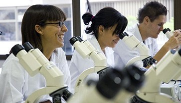 Para o desenvolvimento do aprendizado prático, o curso dispõe de laboratórios multidisciplinares para os alunos.
